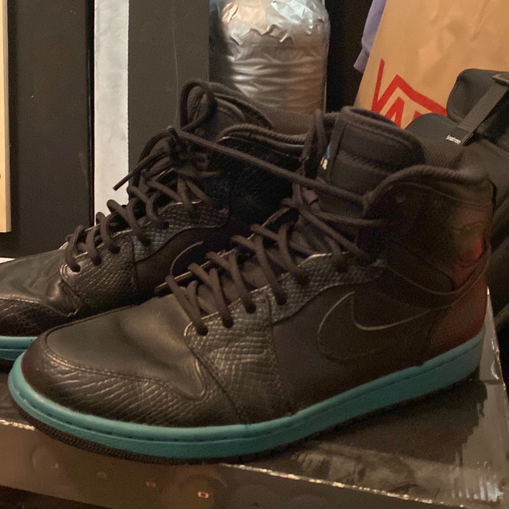 Air Jordan 1 HI Strap Premier